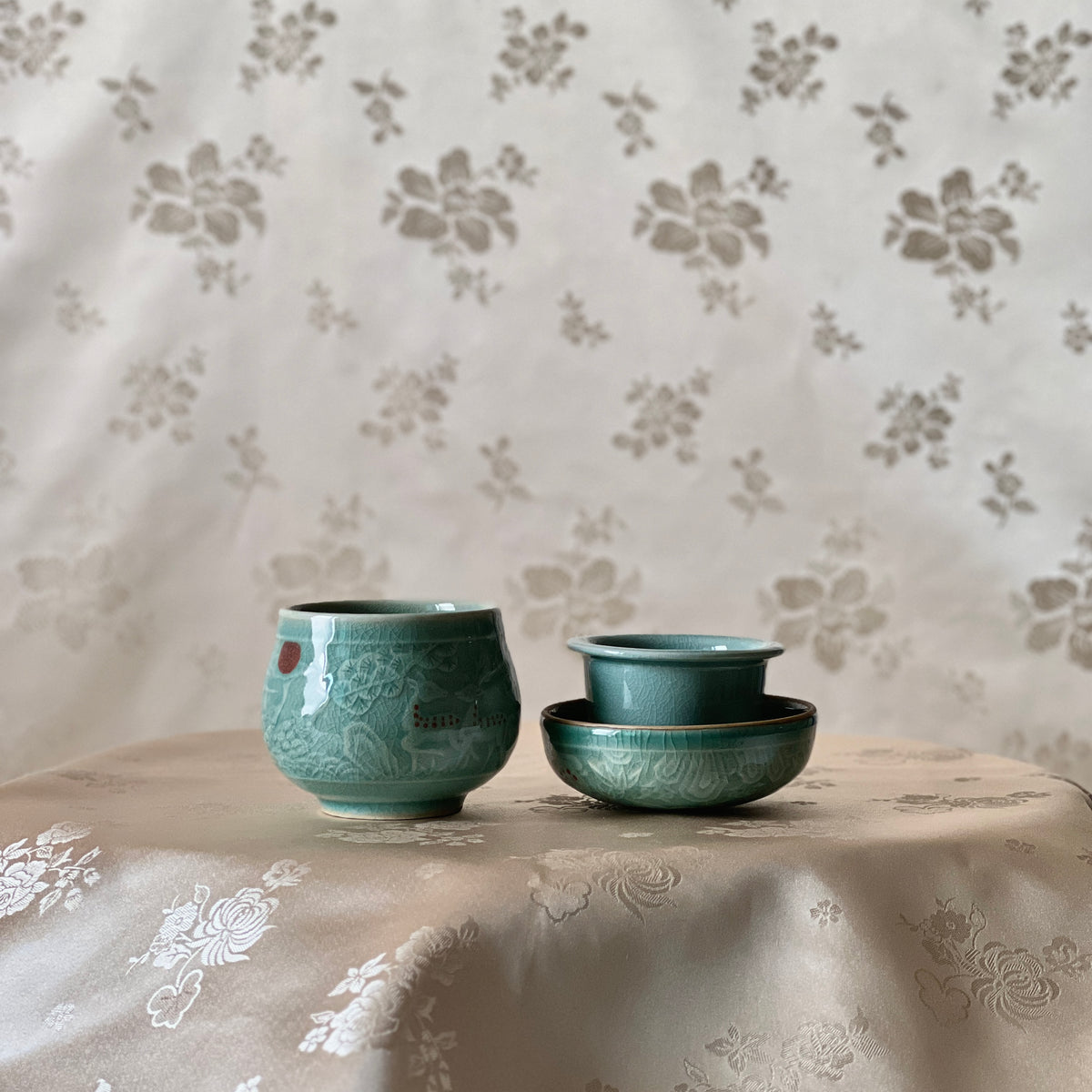 Artinko Celadon Tea Cup Longevity Motif